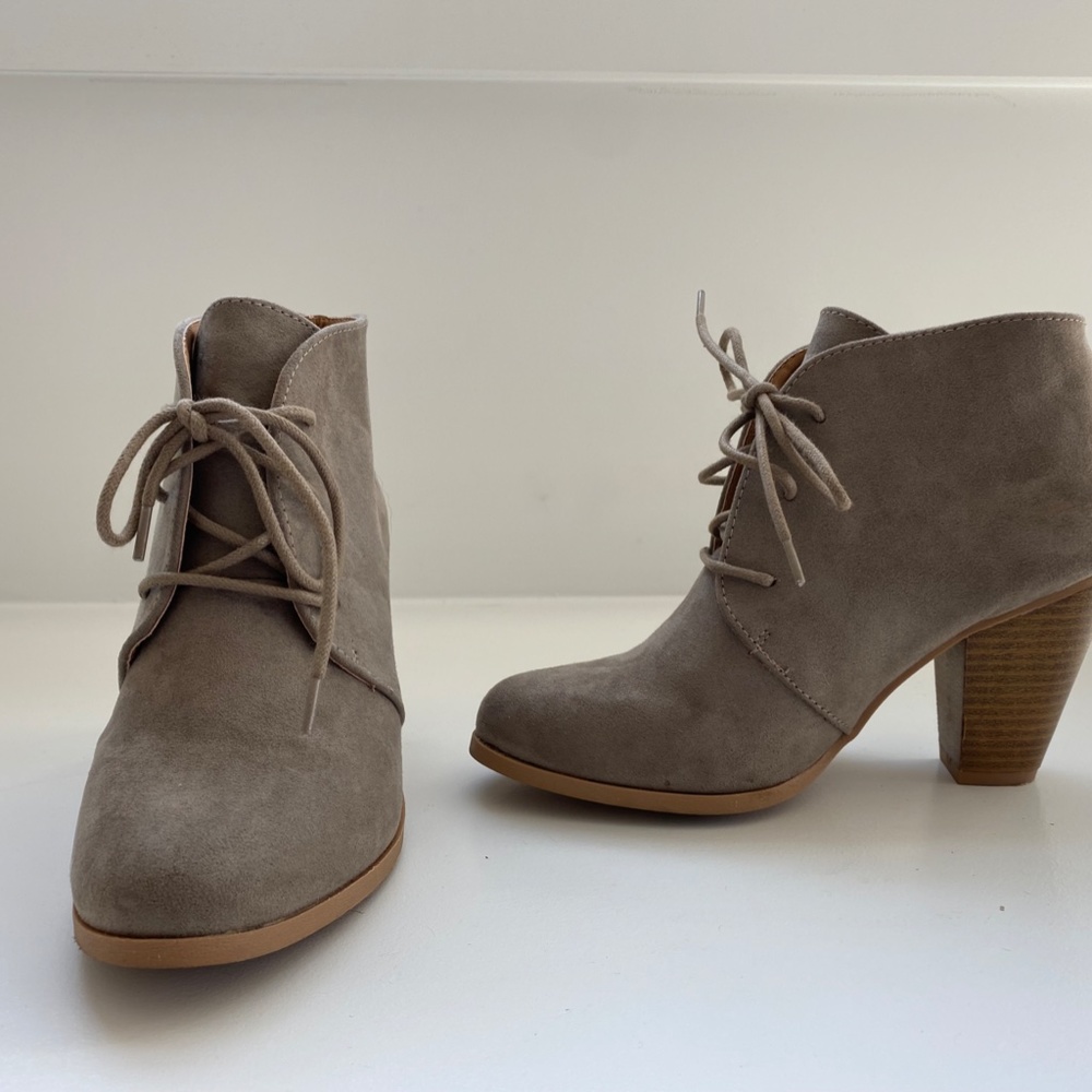 Charlotte Russe Boots Size 6